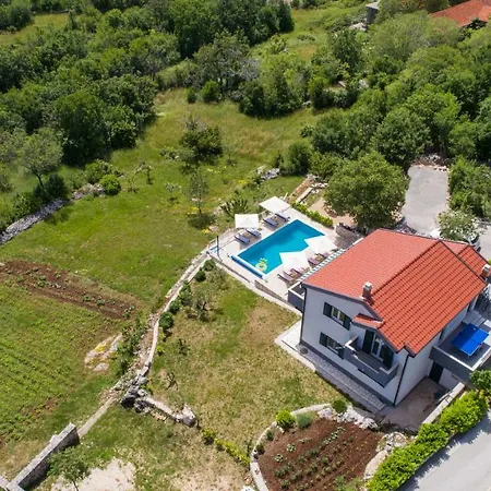 Old Garden * Lovreć